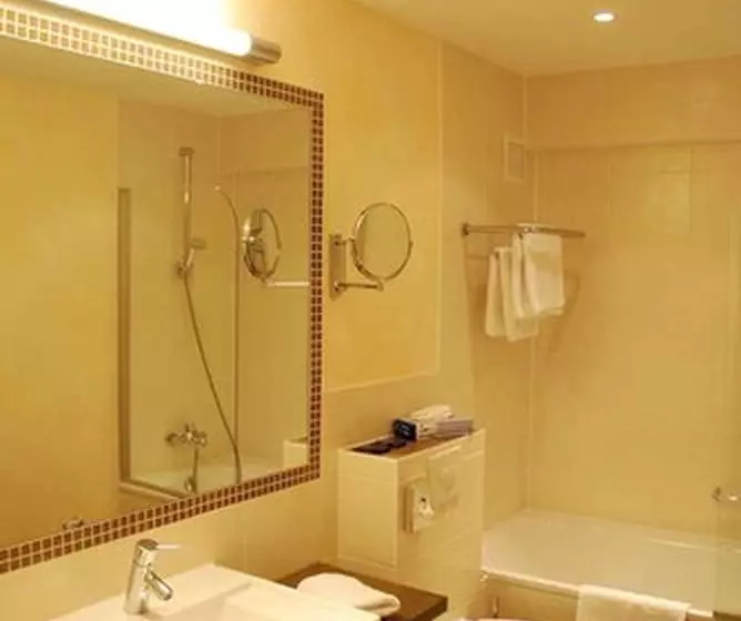 Standard Yhden Hengen Huone, Prinzhotel Rothenburg