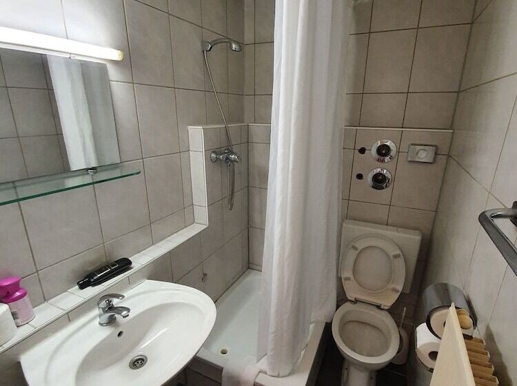 اتاق استاندارد سه نفره, Pension Seibel