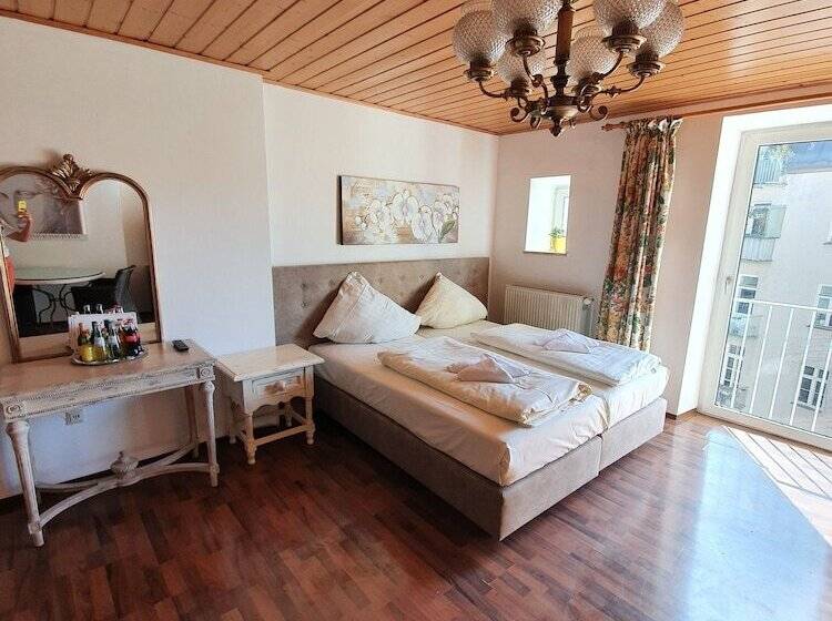 اتاق استاندارد سه نفره, Pension Seibel