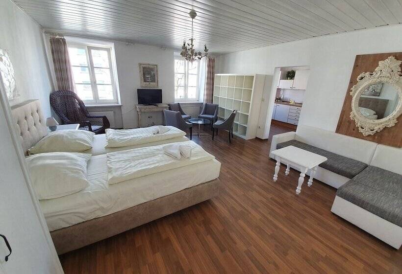 اتاق استاندارد سه نفره, Pension Seibel