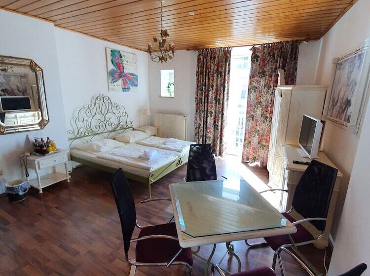 اتاق استاندارد سه نفره, Pension Seibel