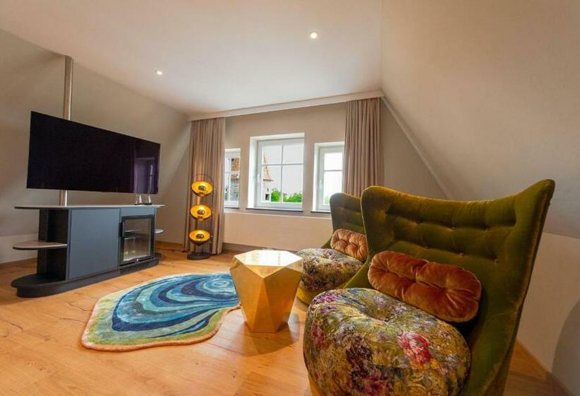 جناح, Prinzhotel Rothenburg