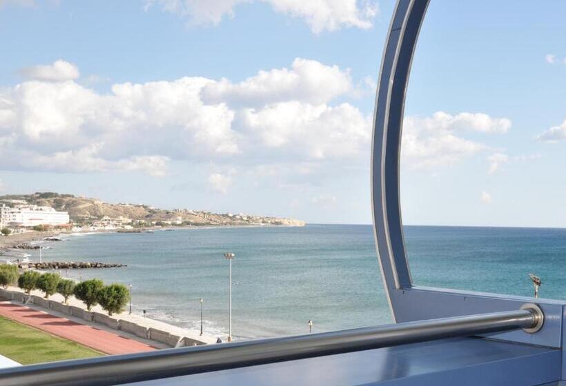 サイドシービュースイート, Astron