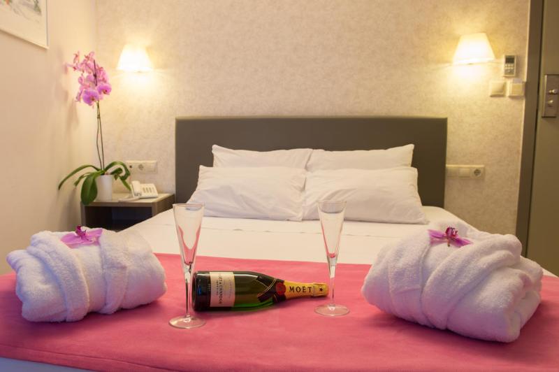 スタンダードルーム, Astron