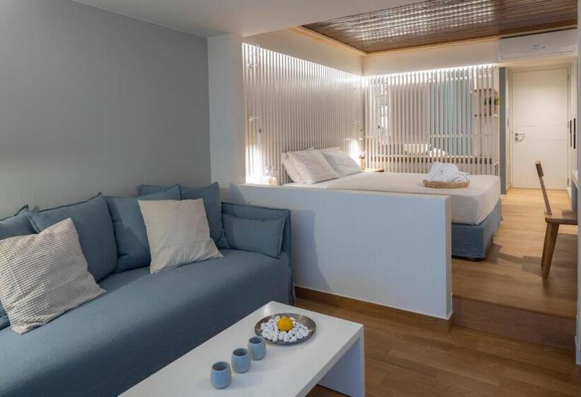 자쿠지 스위트, Atrium