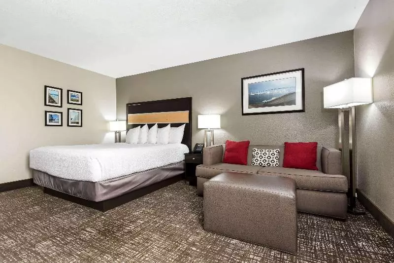 プールビュースタンダードルーム, Best Western Plus Hotel Plaza