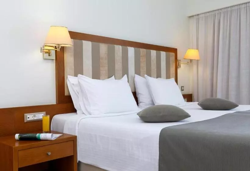 プールビュースタンダードルーム, Best Western Plus Hotel Plaza