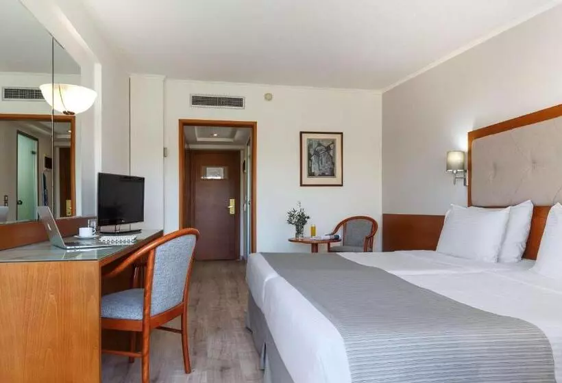 プールビュースタンダードルーム, Best Western Plus Hotel Plaza