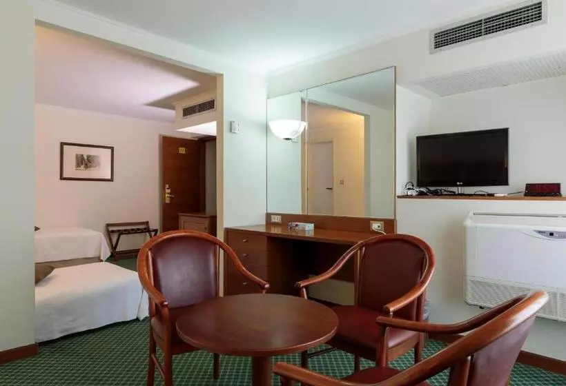 スタンダード４人部屋, Best Western Plus Hotel Plaza