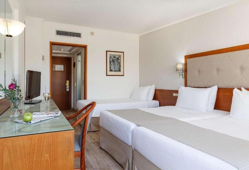 4인용 스탠다드 룸, Best Western Plus Hotel Plaza