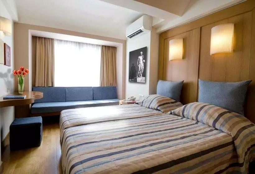 Chambre Familiale Communicante, Hermes