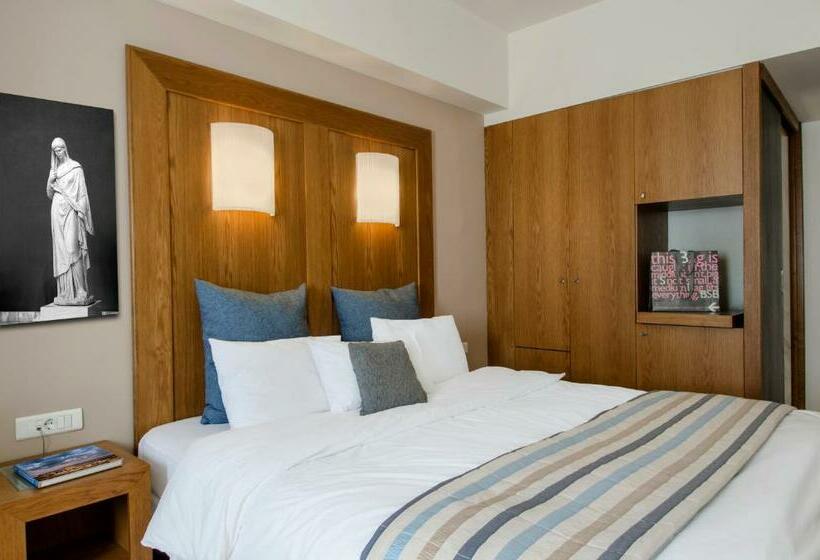 غرفة عائلية متصلة, Hermes