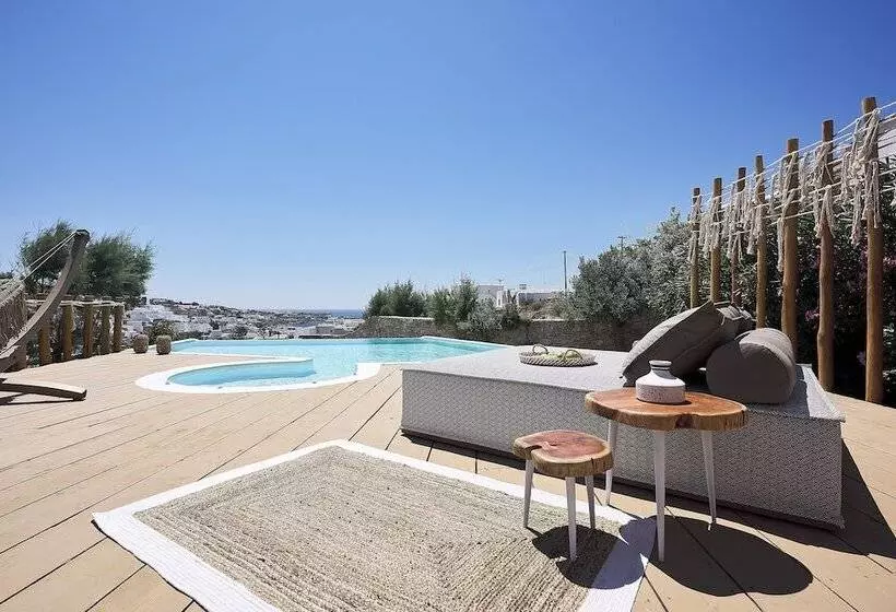 Suite with Pool, Palladium