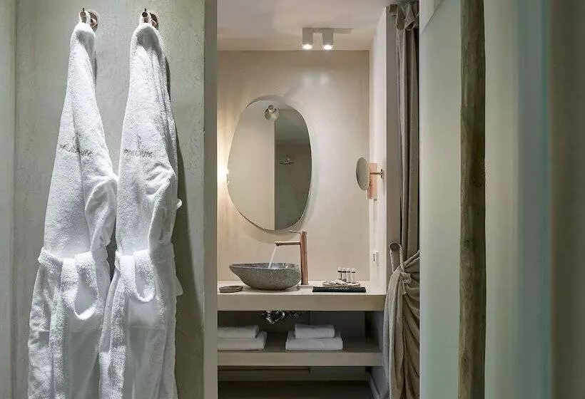 Suite with Pool, Palladium