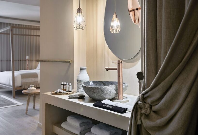 جناح مزود بحمام سباحة, Palladium