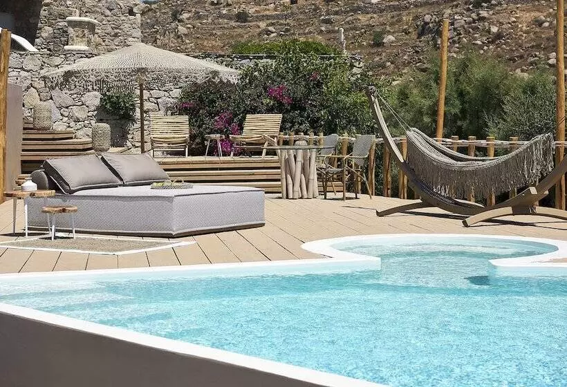 Suite with Pool, Palladium