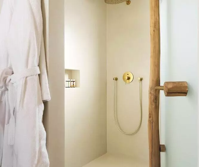 Suite with Pool, Palladium