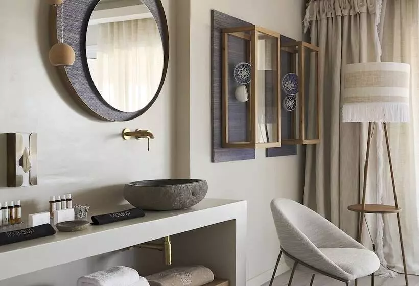 Suite with Pool, Palladium