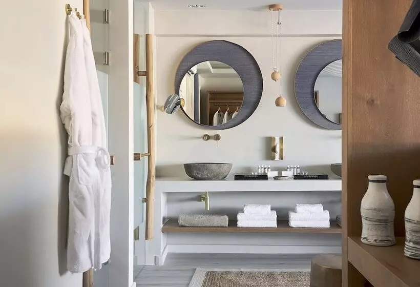 Suite with Pool, Palladium