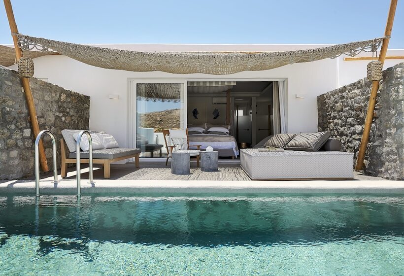 جناح مزود بحمام سباحة, Palladium