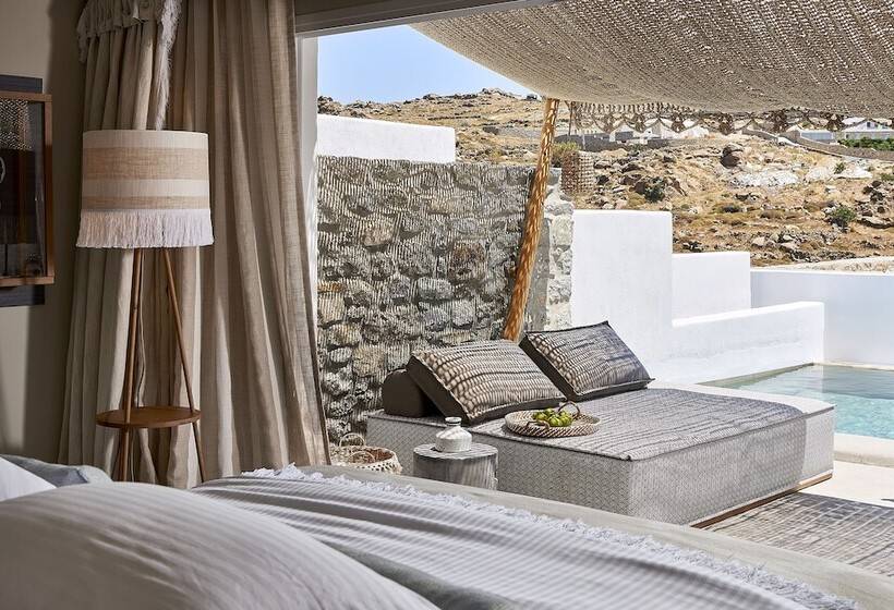 جناح مزود بحمام سباحة, Palladium