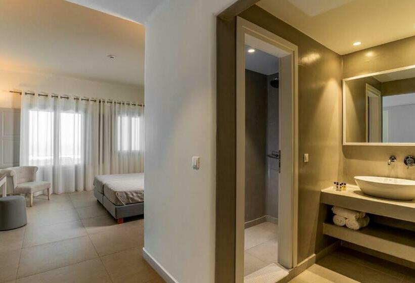Quarto Deluxe, Santorini Palace