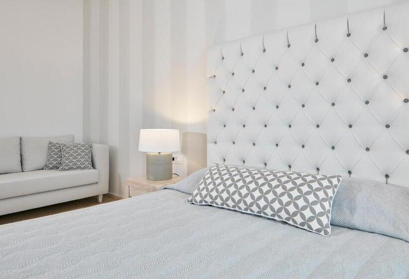Quarto Superior, Santorini Palace