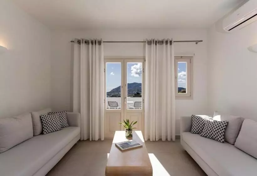 سوییت جونیور, Santorini Palace