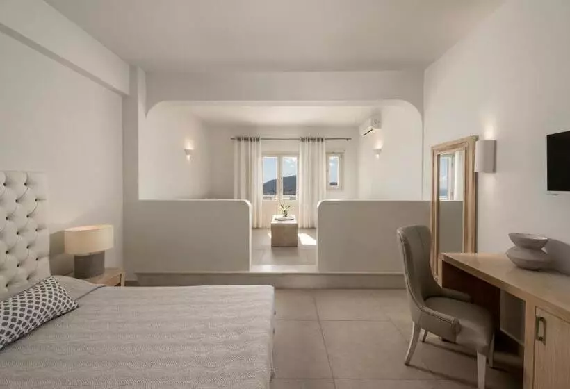 سوییت جونیور, Santorini Palace
