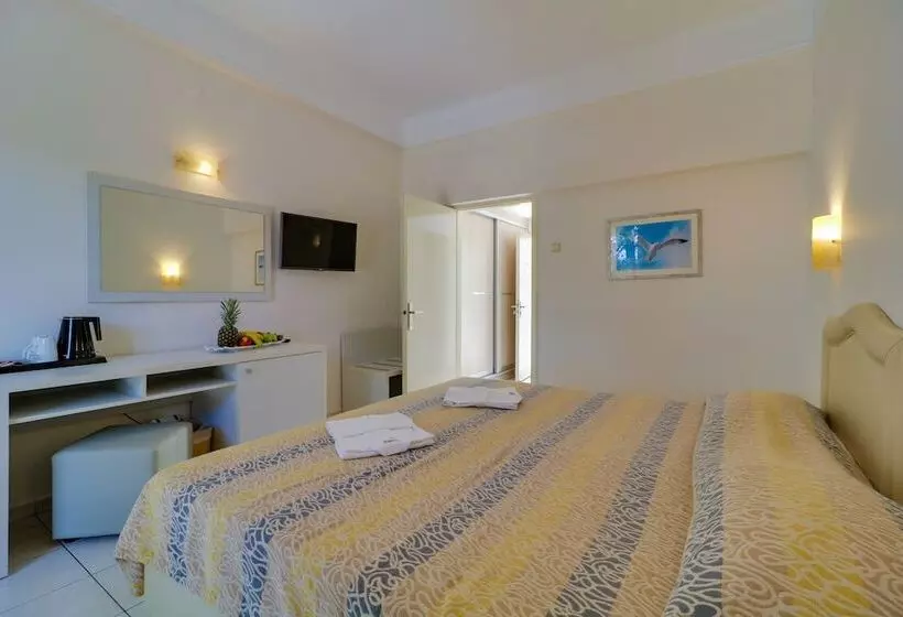 اتاق استاندارد با چشم‌انداز دریا, Tosca Beach