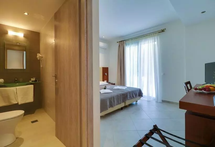 اتاق استاندارد با چشم‌انداز دریا, Tosca Beach