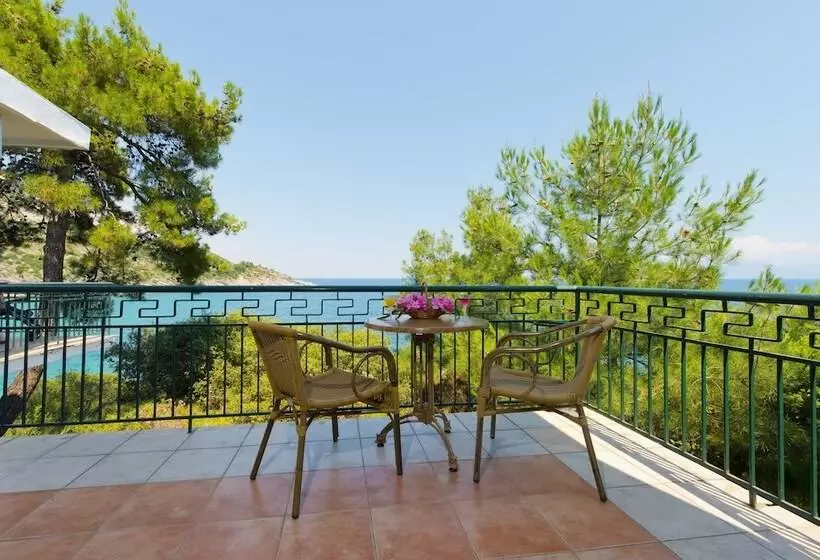 سوییت با چشم‌انداز دریا, Tosca Beach