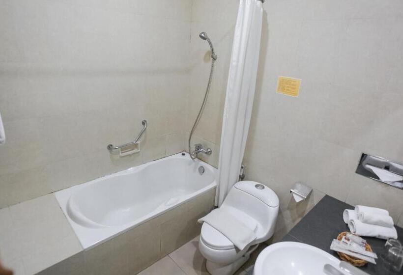 سوییت با چشم‌انداز باغ, Inna Tretes Hotel & Resort