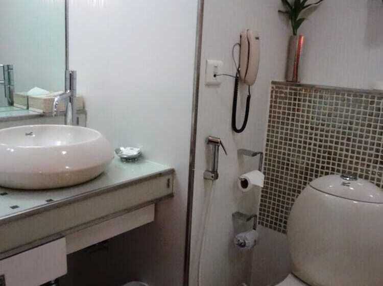 スーペリアールーム, Kohinoor Continental Airport