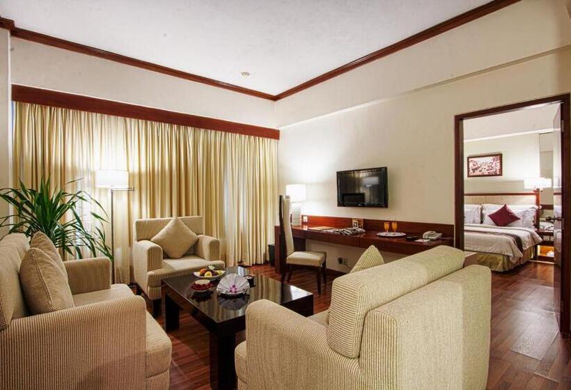 جناح جونيور, Sahid Surabaya