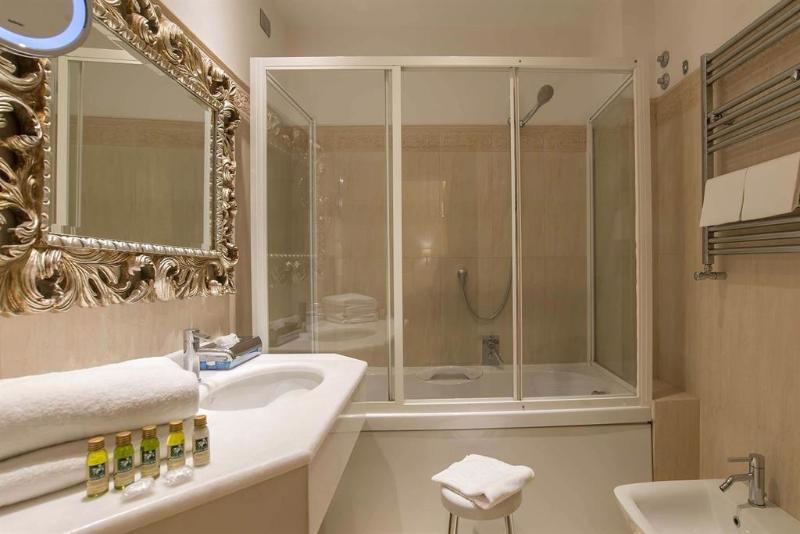 سوییت, Atlantic Palace