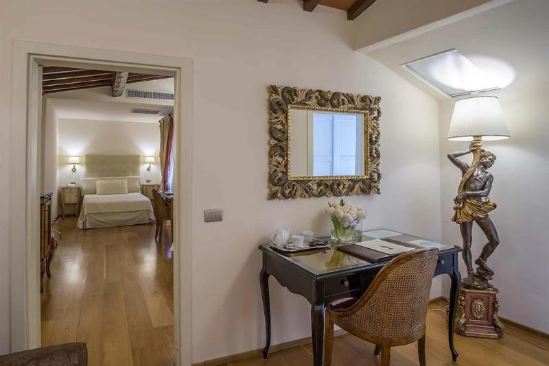 سوییت, Atlantic Palace