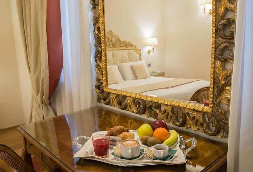 سوییت, Atlantic Palace