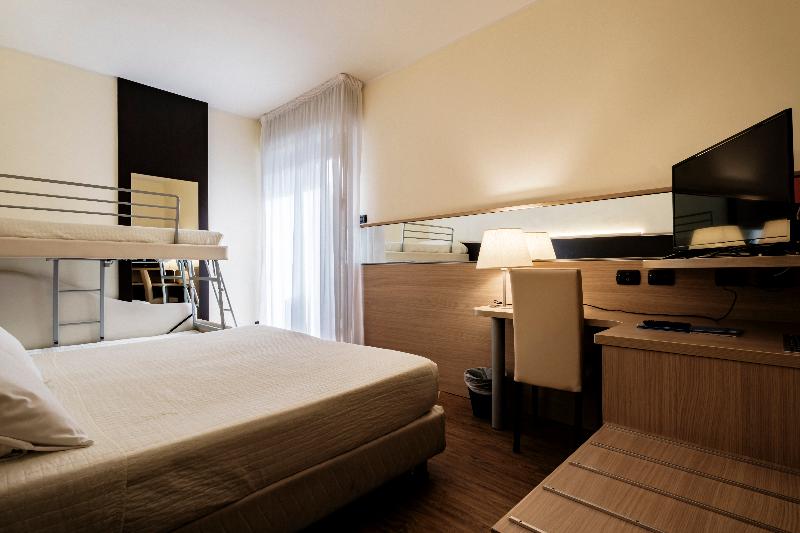 חדר סטנדרט לארבעה, Augustus