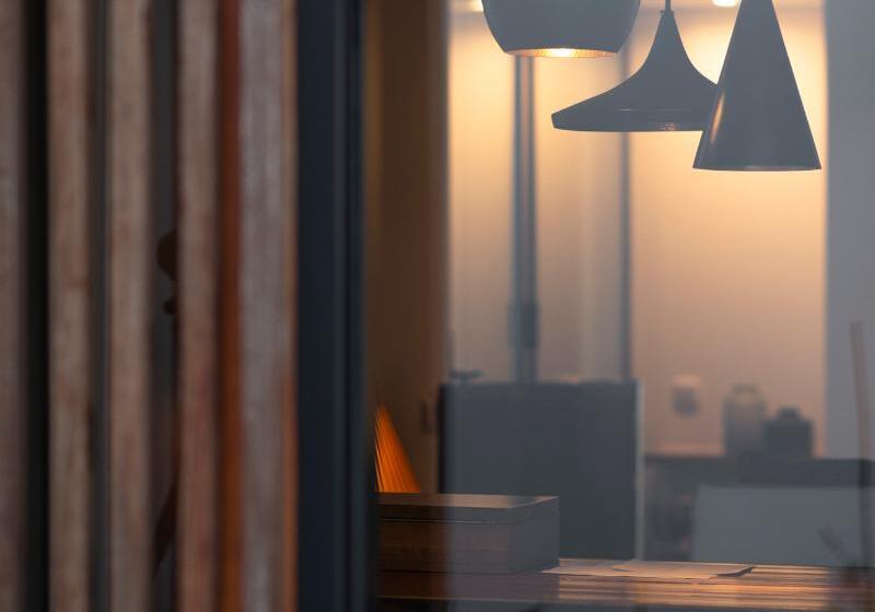 חדר סטנדרט יחיד, Corot