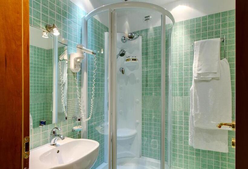 חדר סטנדרט, Corot