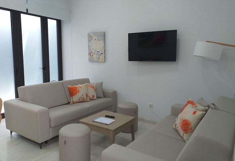 آپارتمان خانوادگی, Feelathome Rivero Apartments