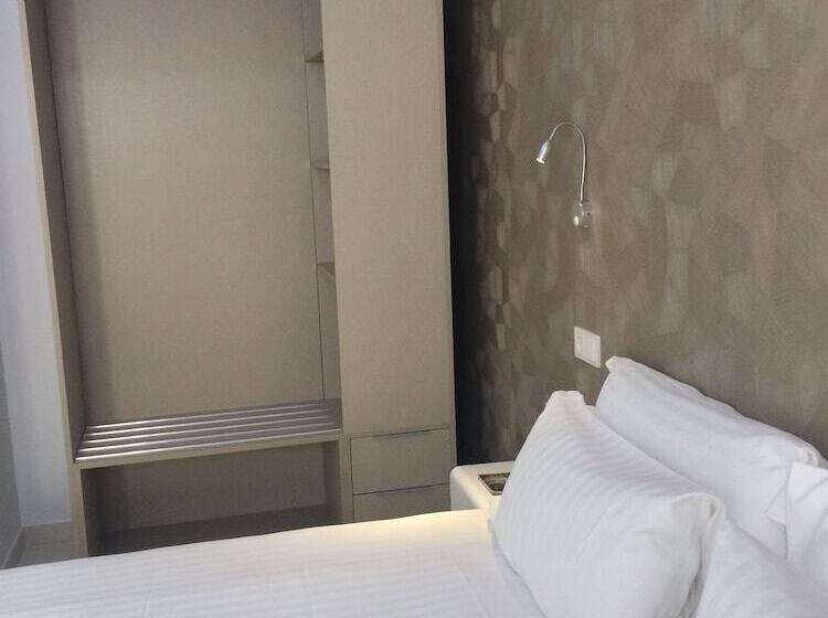 آپارتمان خانوادگی, Feelathome Rivero Apartments