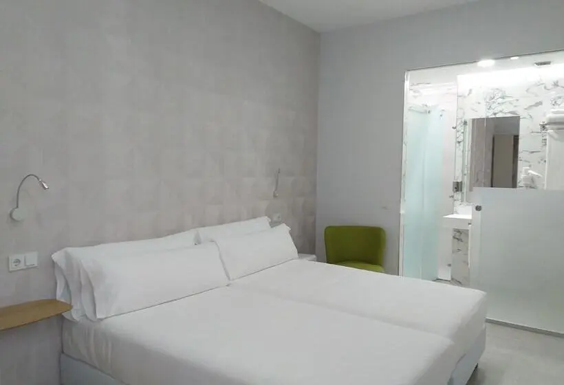 آپارتمان خانوادگی, Feelathome Rivero Apartments