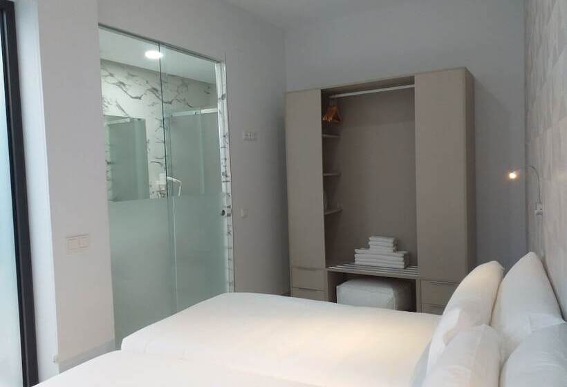 آپارتمان خانوادگی, Feelathome Rivero Apartments