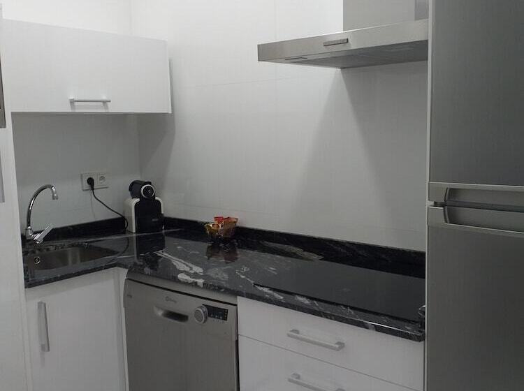 آپارتمان خانوادگی, Feelathome Rivero Apartments