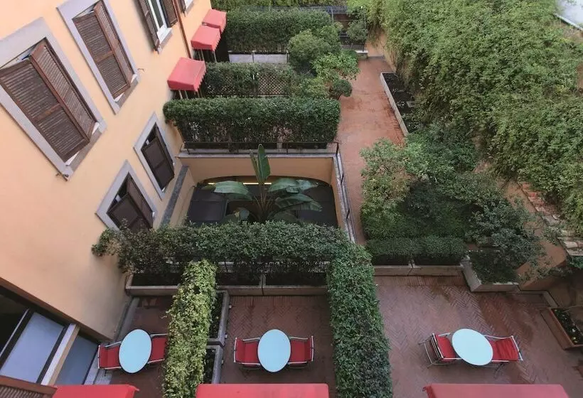 اتاق استاندارد سه نفره, Dei Borgognoni