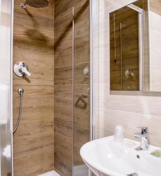 اتاق استاندارد یک نفره, Emmaus