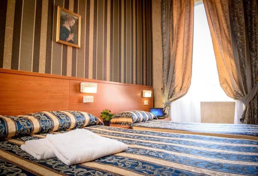 اتاق استاندارد سه نفره, Emmaus