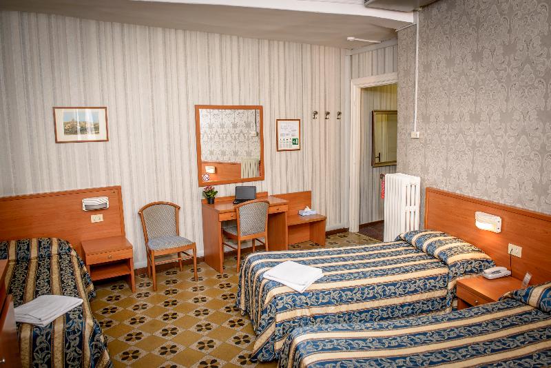 اتاق استاندارد چهار تخته, Emmaus